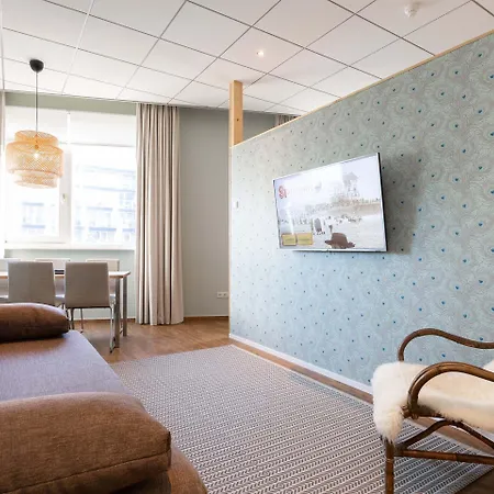 Strandhotel Scheveningen מלון 3*