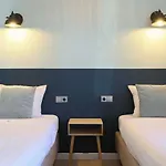 호텔 Strandhotel Scheveningen 3*