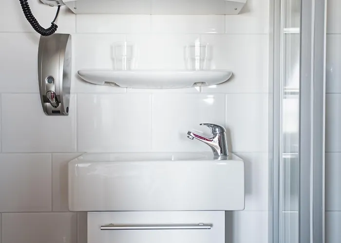 فندق ستراند شيفينينغن 3*