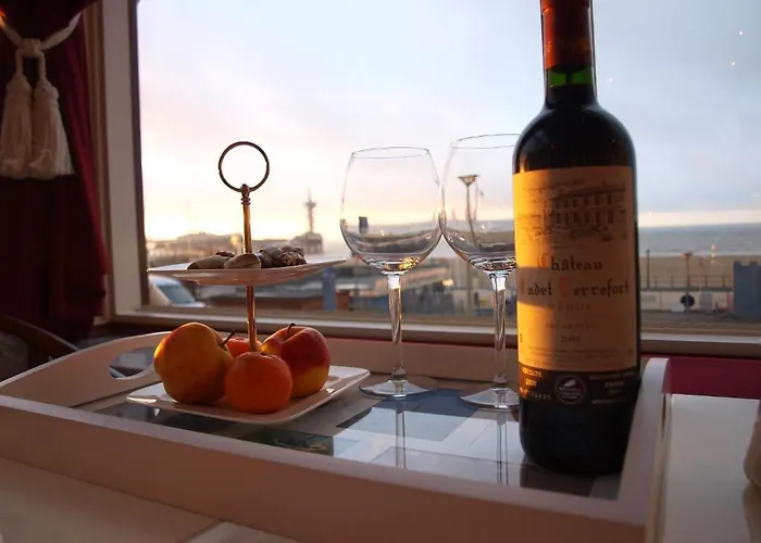 Отель Strandhotel Scheveningen 3*