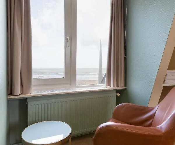 Отель Strandhotel Scheveningen