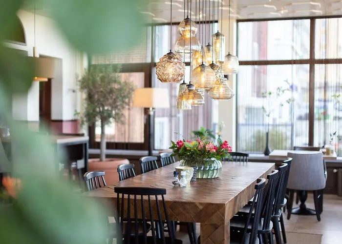 Отель Strandhotel Scheveningen 3*