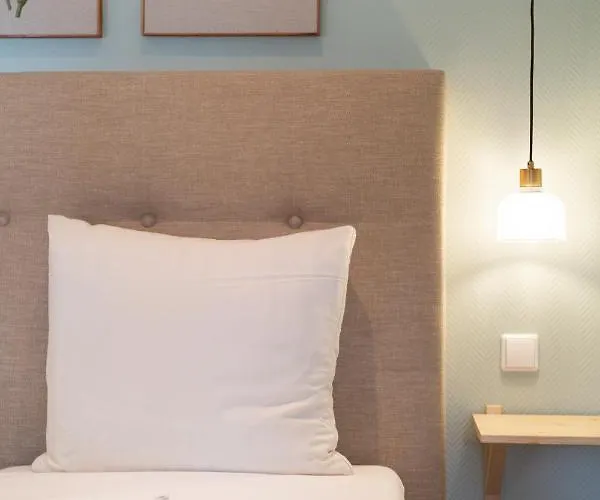 Strandhotel Scheveningen Отель 3*