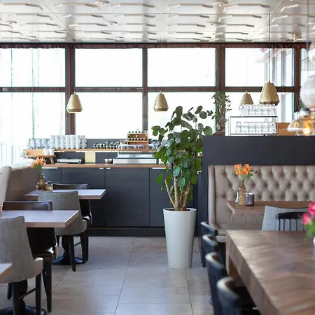 Отель Strandhotel Scheveningen 3*